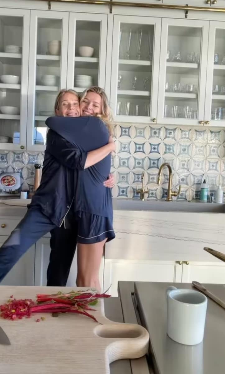  It is not about eliminating other beverages, but about integrating this habit as a daily act of self-care.