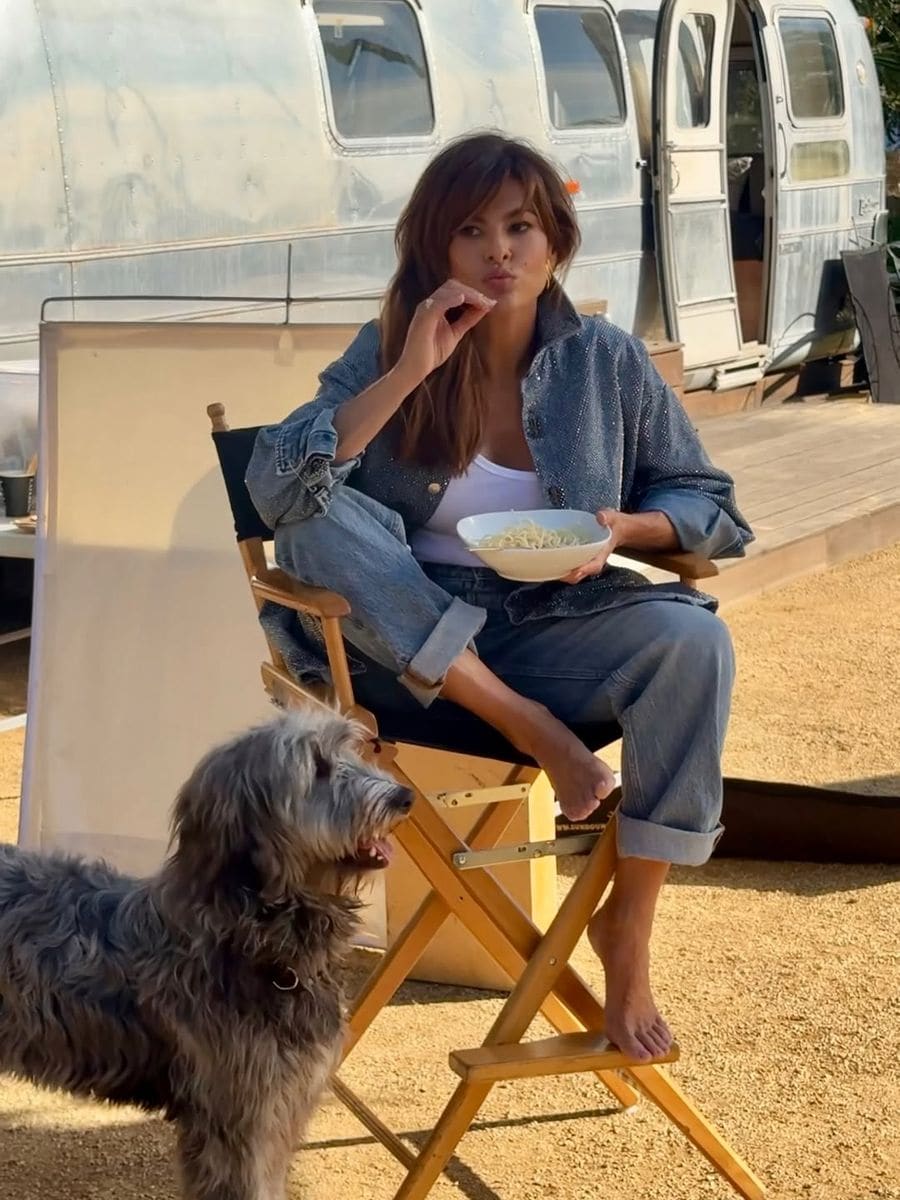Eva Mendes' dogs go viral: Lucho's camera hate vs. Magic's model poses