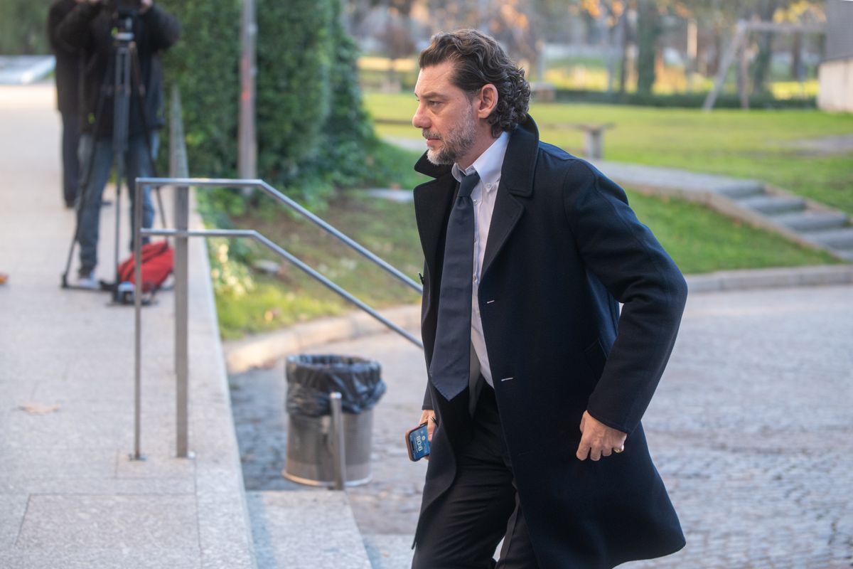 Isak Andic's eldest son, Jonathan Andic arrives at the funeral chapel of the founder of Mango, Isak Andic, at the Tanatori Les Corts, on 16 December, 2024 in Barcelona, Catalonia, Spain.