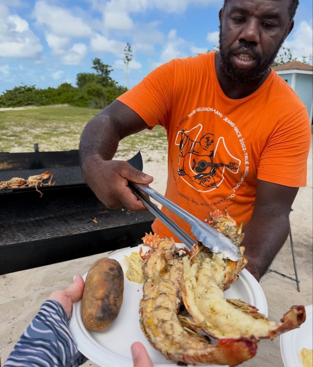 Jewel stuns in a sexy bikini while soaking up the Caribbean sun