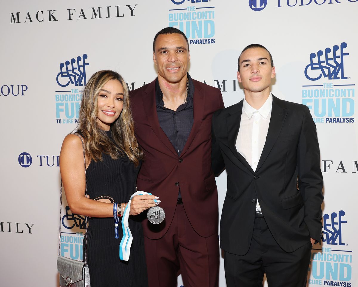  October Gonzalez, Tony Gonzalez and Nikko Gonzalez to attend Lauren Sanchez and Jeff Bezos's wedding