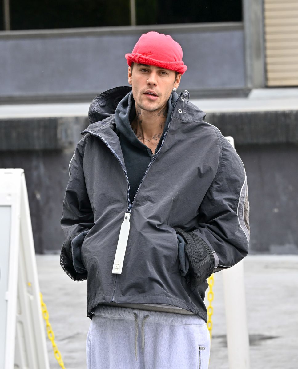  Justin Bieber is seen on April 15, 2025 in Los Angeles, California. 