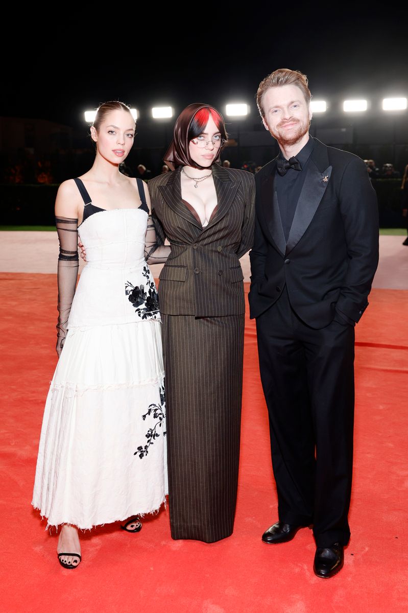 (L-R) Claudia Sulewski, Billie Eilish and Finneas