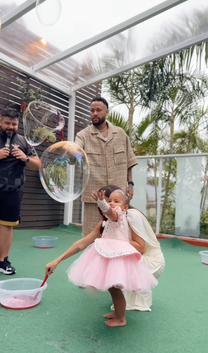 Guests spent the day playing with giant bubbles, diving into arts and crafts activities.