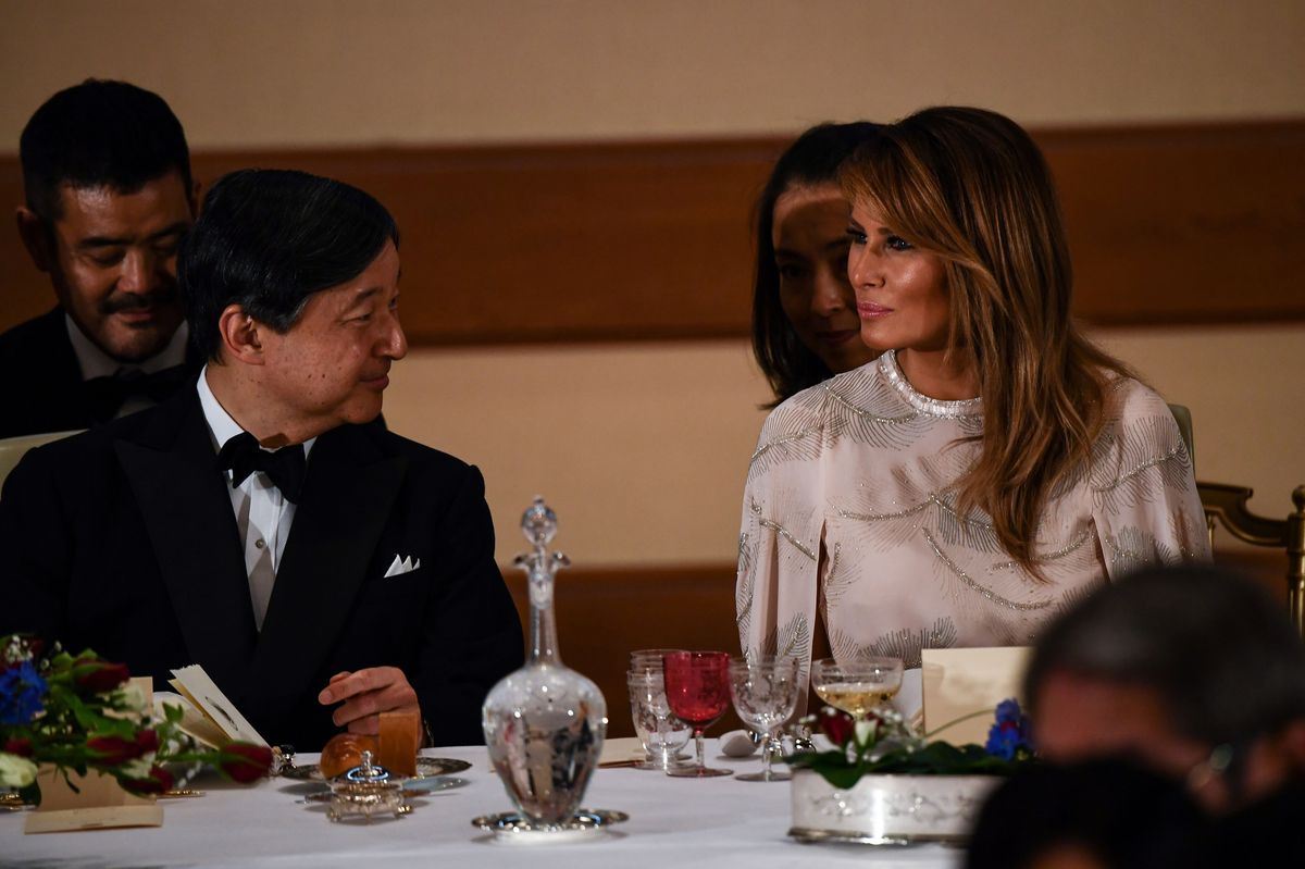 Lady Melania Trump y el emperador Naruhito de Japón durante un banquete de estado en el Palacio Imperial 