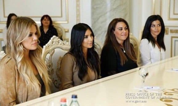 Khloe, Kim and their cousins
Photo: Instagram