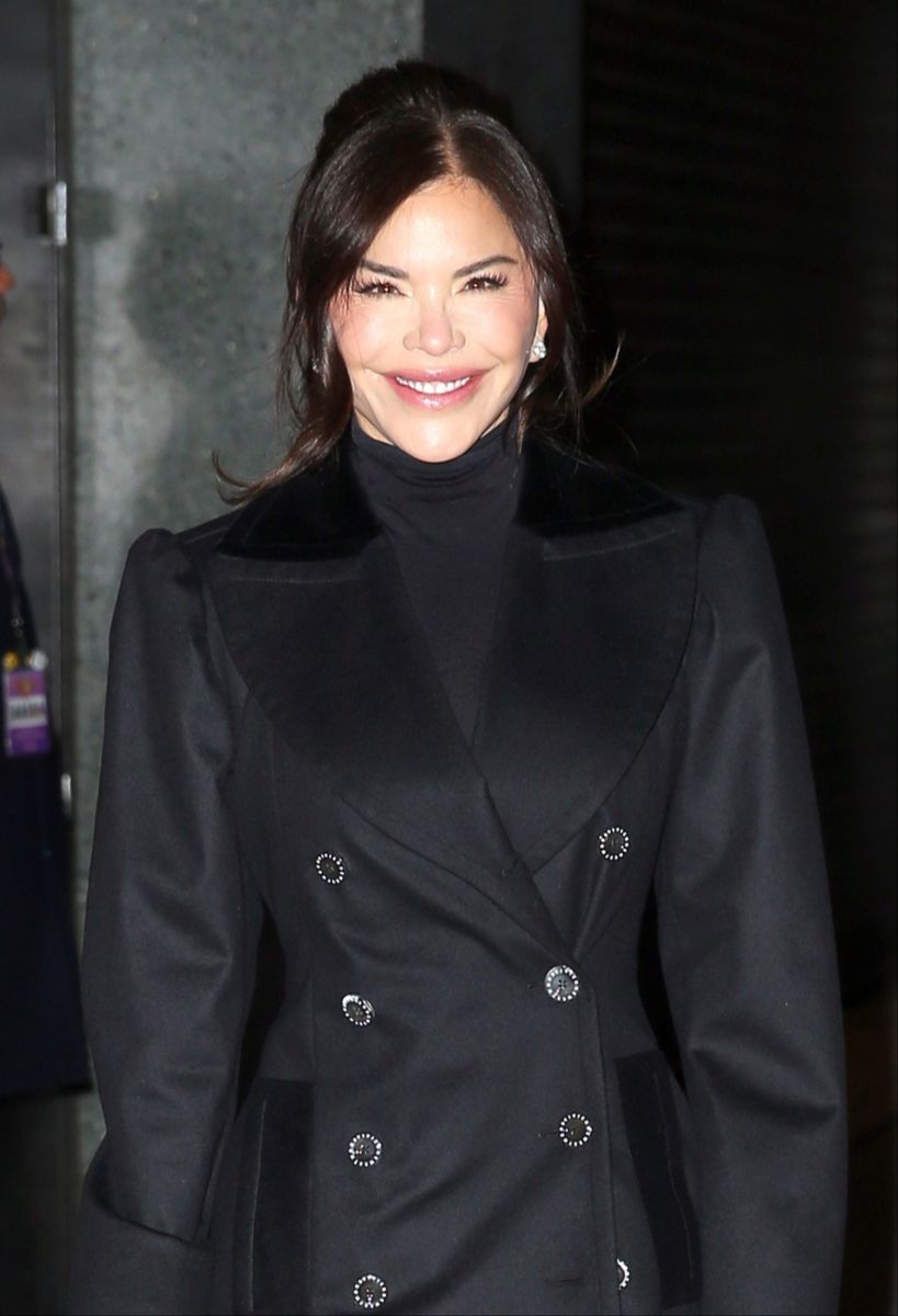 Lauren Sánchez Bezos is no stranger to summer glamour, but winter seems to bring out a different kind of shine for her. 