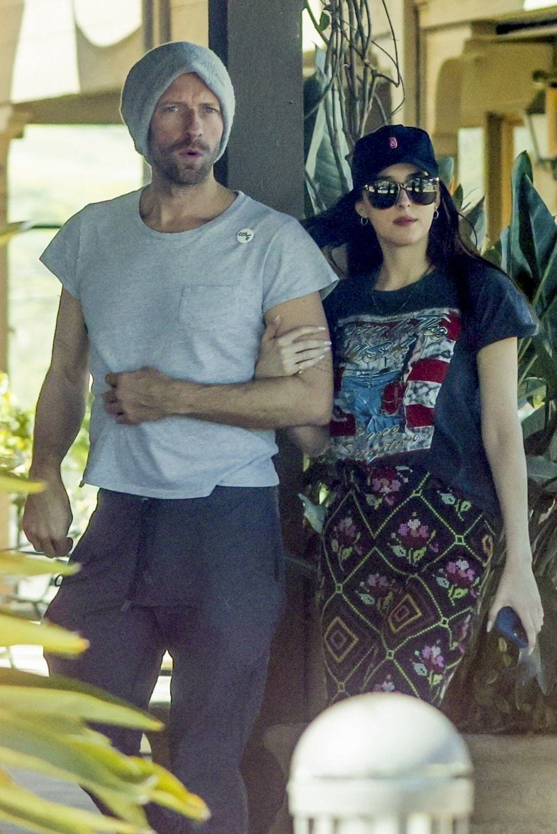 Dakota Johnson and Chris Martin stroll hand-in-hand in Mumbai, silencing relationship rumors
