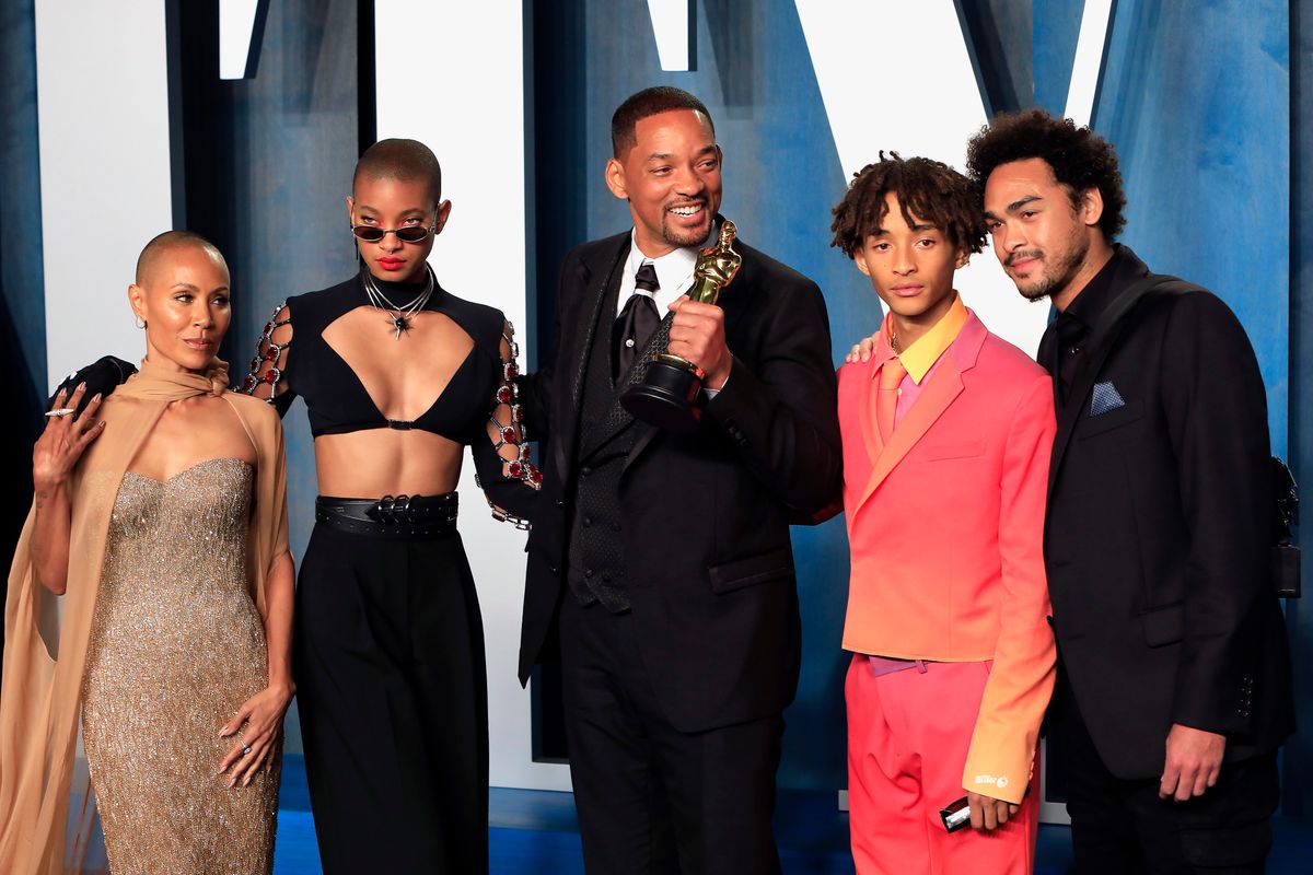 Jada Pinkett-Smith, Willow Smith, Will Smith, Jaden Smith, Trey Smith attends the 2022 Vanity Fair Oscar Party hosted by Radhika Jones