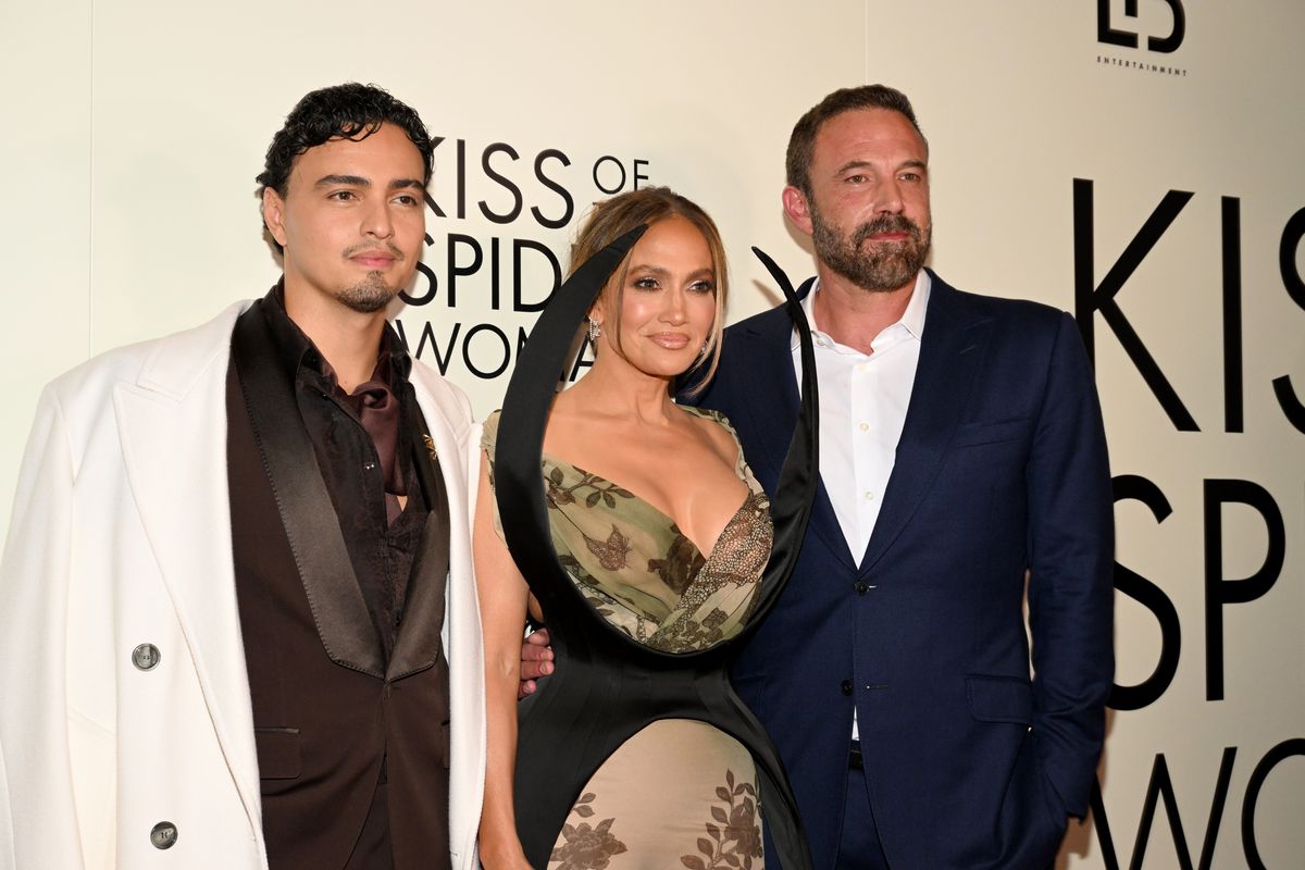 Tonatiuh, Jennifer Lopez, and Ben Affleck