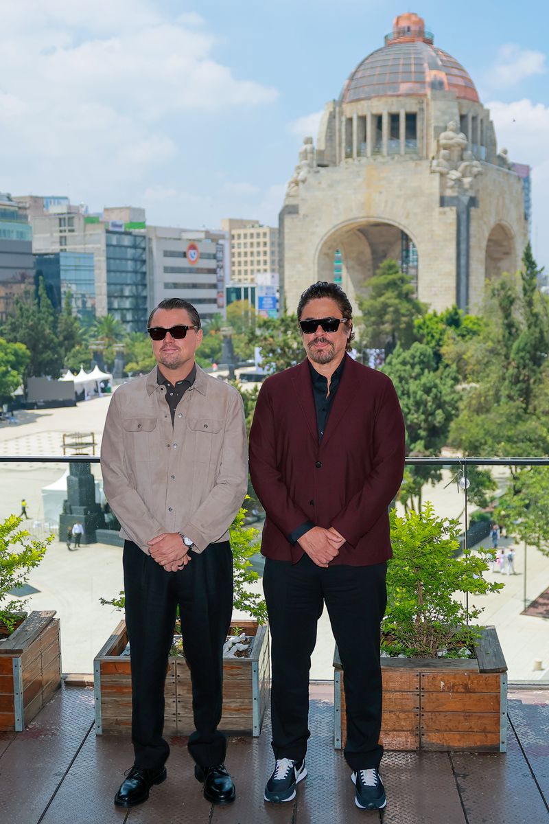 Leonardo DiCaprio and Benicio del Toro during the photocall for the movie 'One Battle After Another.'