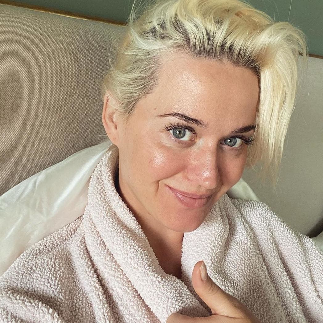 Katy Perry no makeup 2020