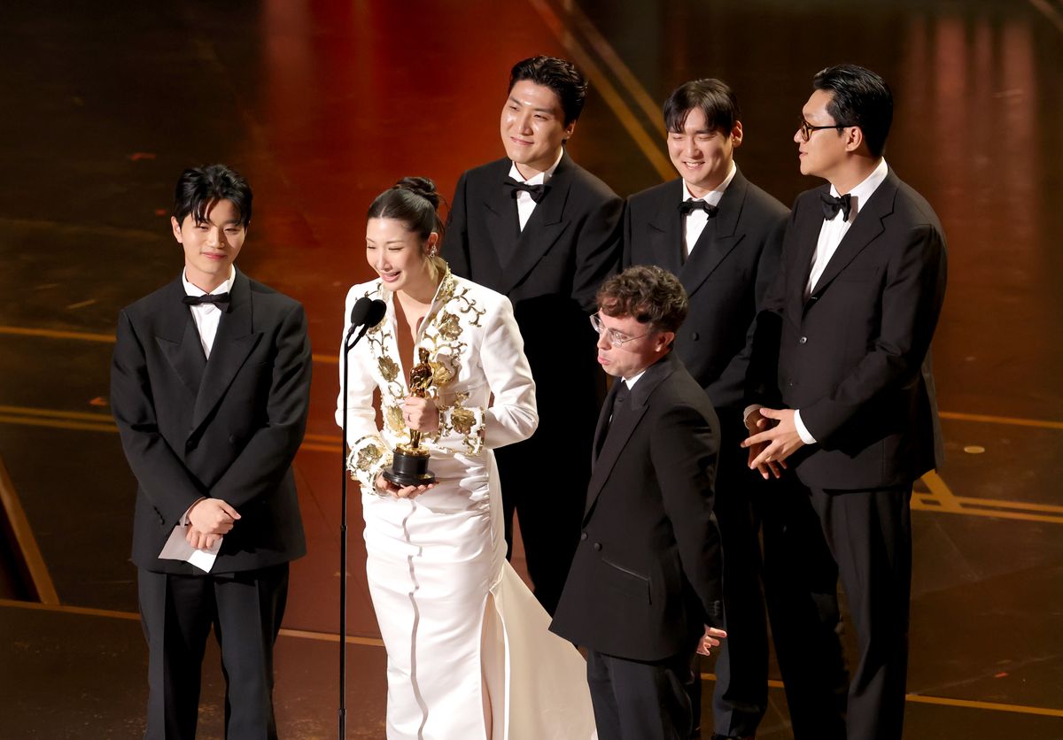 Yuhan, EJAE, ZHUN, Mark Sonnenblick, NHD, and 24 accept the Original Song award for "KPop Demon Hunters"