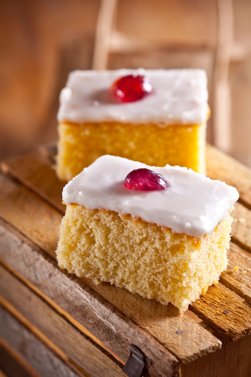 Yellow cake mix is also great to bake tres leches 