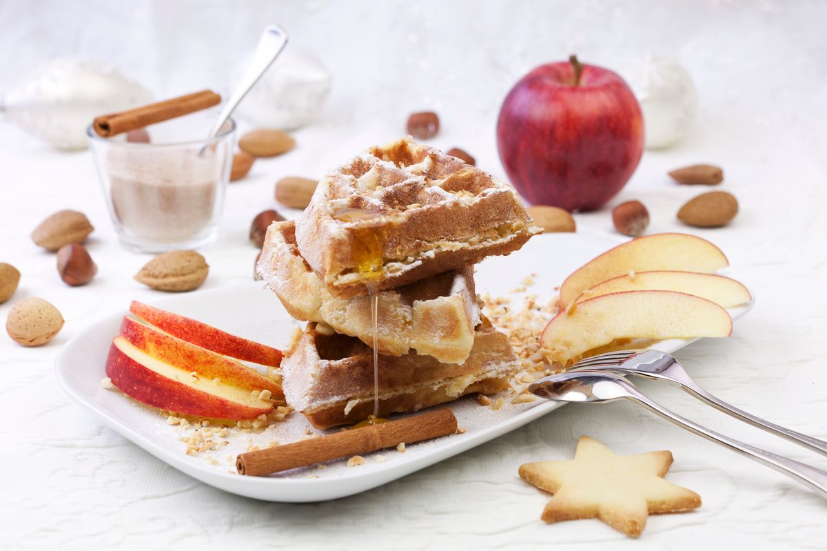 Yellow Cake Mix Waffles With Cinnamon Fruit
