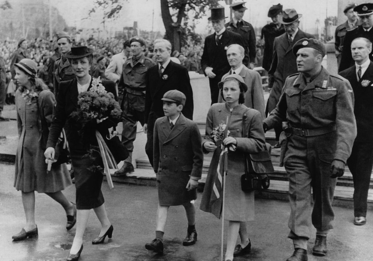 The Royal Family: Princess Astrid, Princess Martha, Prince Harald, Princess Ragnhild and heir Prince Olav return to Oslo in 1945