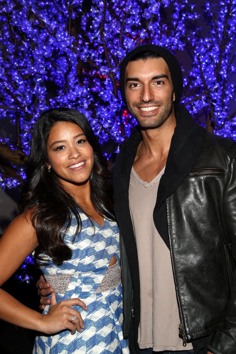 HOLLYWOOD, CA - JANUARY 10: Actors Gina Rodriguez (L) and Justin Baldoni attend the Pilot Pen and GBK Luxury Lounge honoring Golden Globe nominees and presenters held at the W Hollywood on January 10, 2015 in Hollywood, California. (Photo by Tommaso Boddi/Getty Images for GBK Productions)