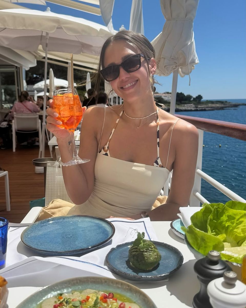 Jessica Alba documents her latest vacation in France