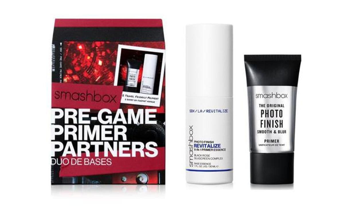  SMASHBOX 2 Pc. Pre Game Primer Partners Set includes SMASHBOX Photo Finish Revitalize 8 In 1 Primer Essence Mini, 1 oz and SMASHBOX The Original Photo Finish Smooth & Blur Primer Mini, 0.34 oz. 