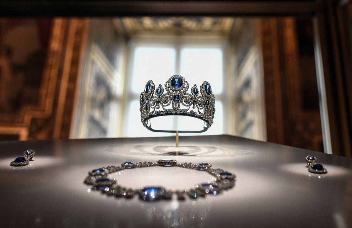 Set of jewelry of Queen Marie-Amelie and Queen Hortense