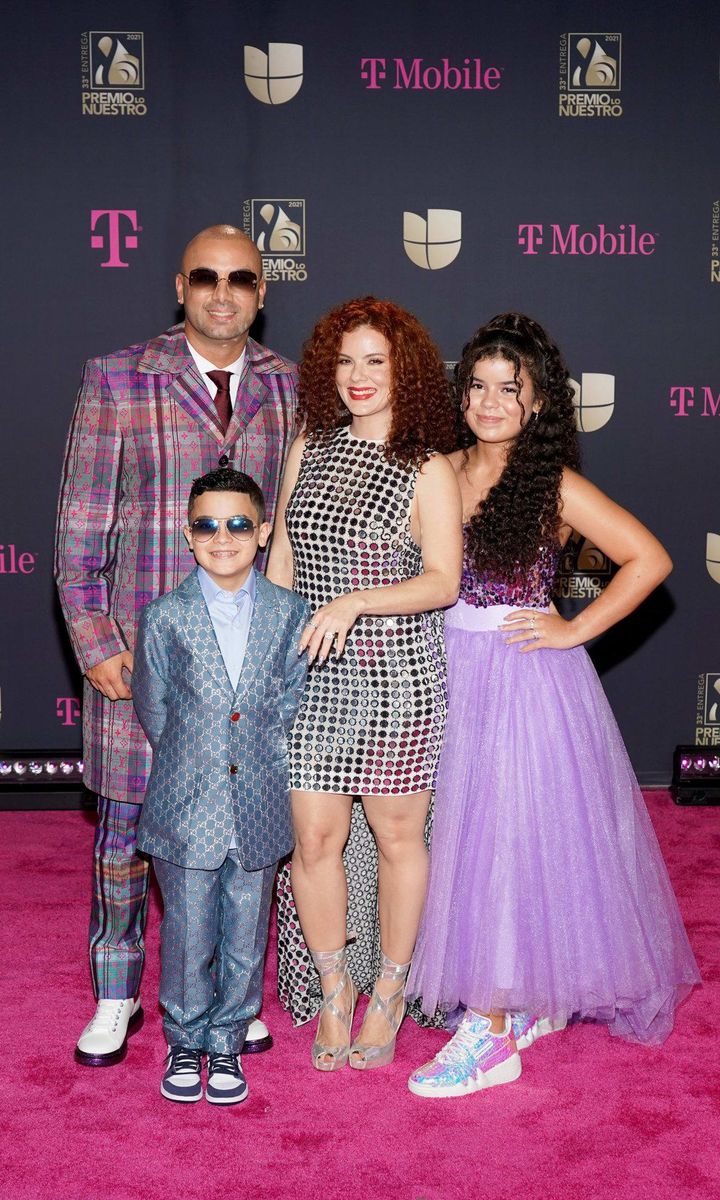 Wisin y familia