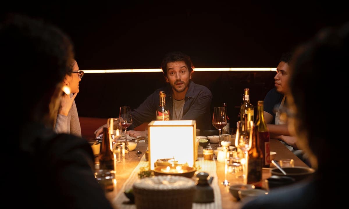 Diego Luna returns to the table of ‘Pan Y Circo’ to keep the conversation of the societal issues going