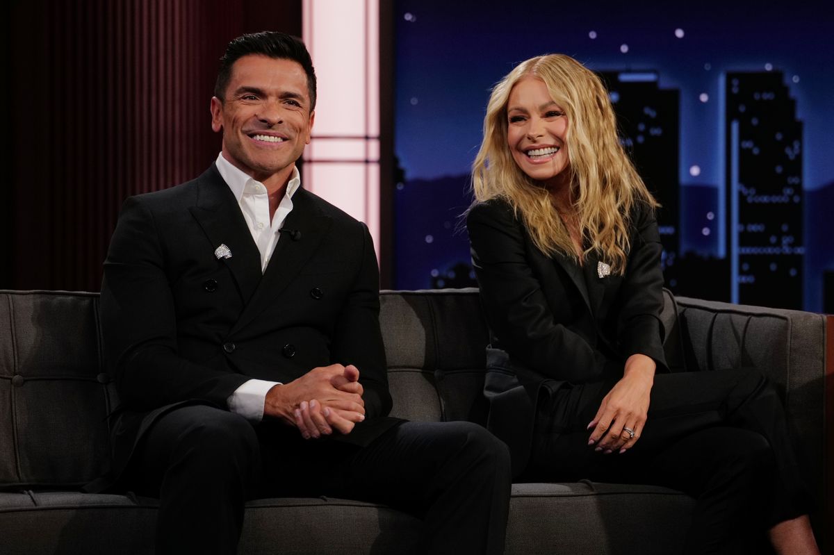 Mark Consuelos and Kelly Ripa on Jimmy Kimmel Live