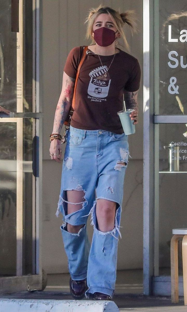 Paris Jackson shows off her grunge style while out getting a smoothie