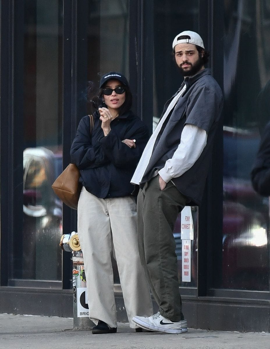 Zoe Kravitz and Noah Centineo head out for a date night in New York City. 