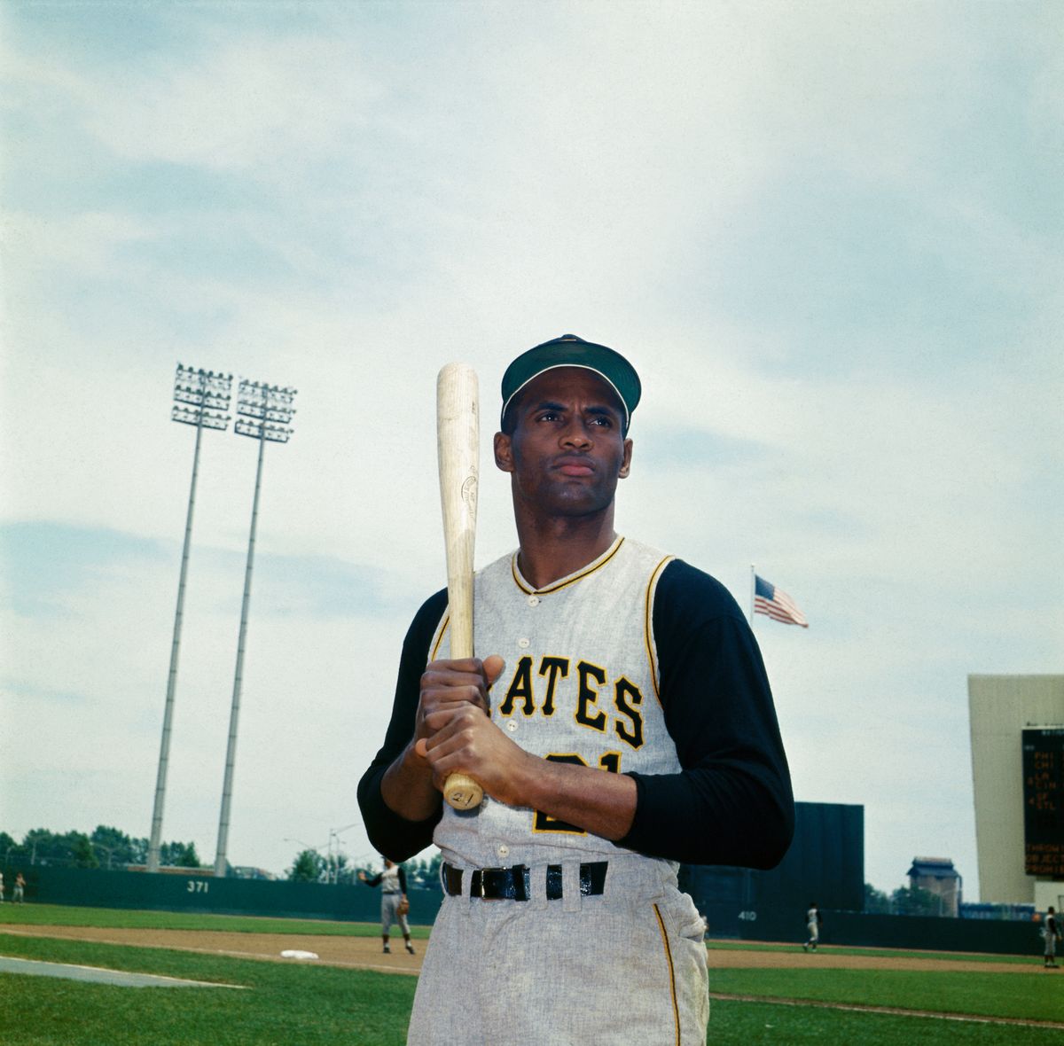 Roberto Clemente: A Baseball Icon and Humanitarian