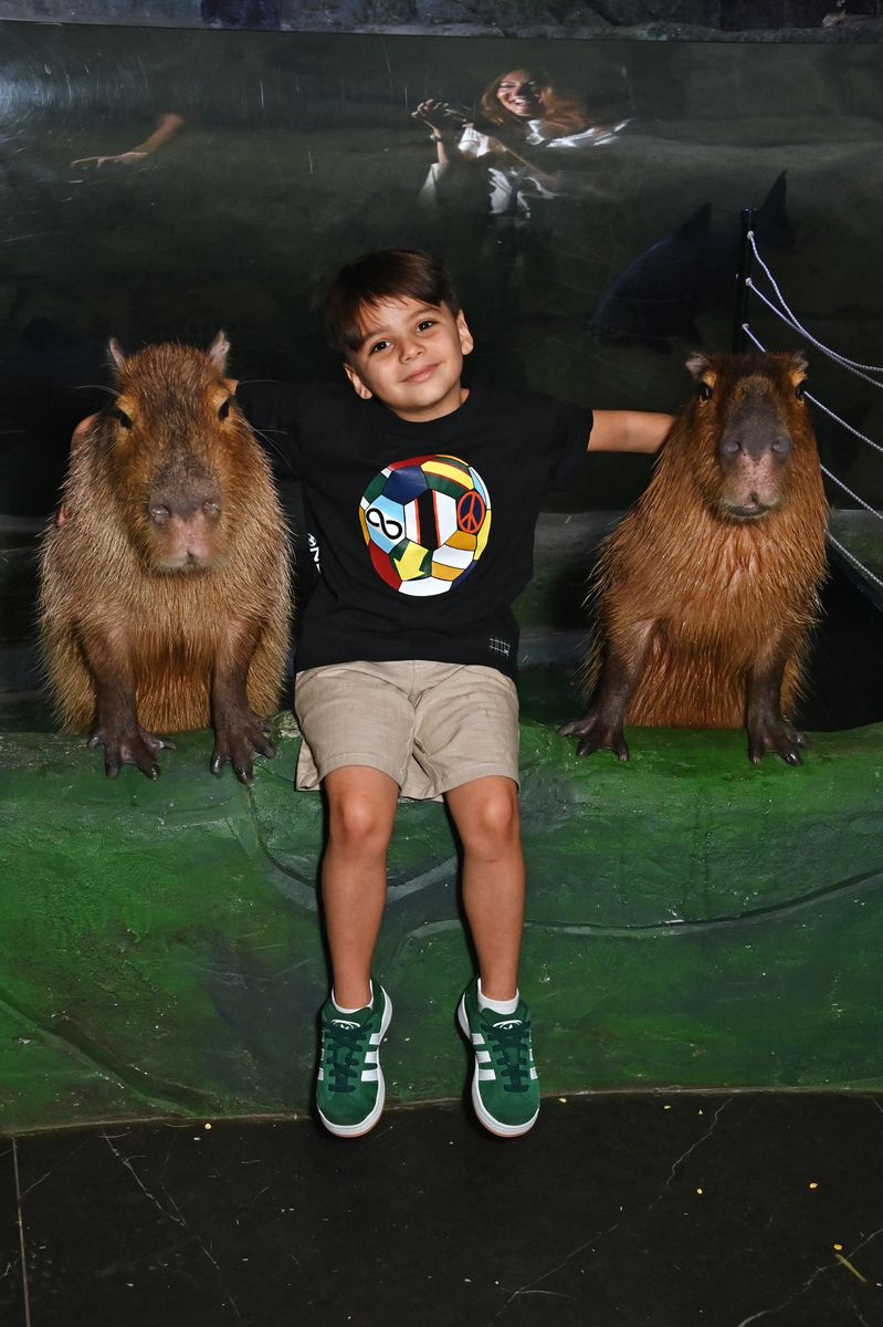 Santiago Enrique BastÃ³n, son of Eva Longoria, visits The National Aquarium Abu Dhabi on December 8, 2024 in Abu Dhabi, United Arab Emirates. (Photo by Dave Benett/Getty Images for Experience Abu Dhabi)