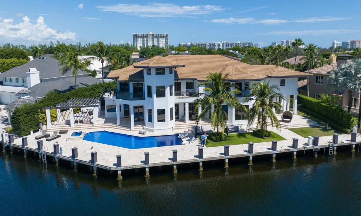 PREMIUM EXCLUSIVE Leo Messi compra una mansion de $10.7 millones de dolares en Miami