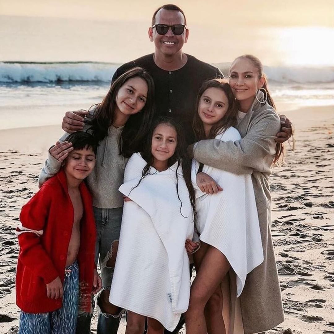 A Rod shares a picture with JLo and their kids at the beach