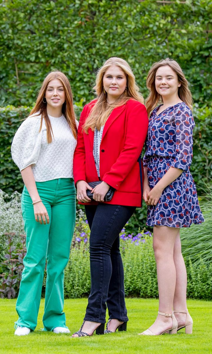 Dutch royals pose for summer photo call