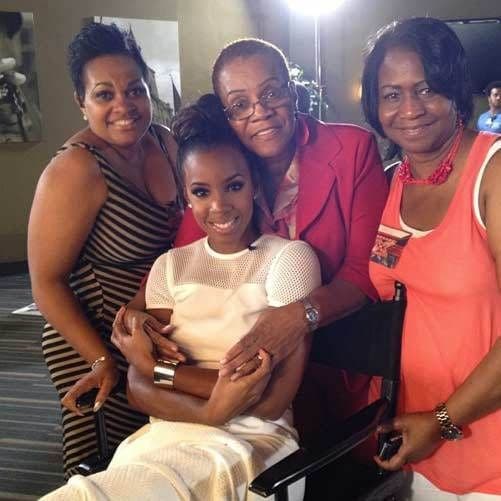 Kelly Rowland's mother and aunts visit her on the set of The X Factor US
