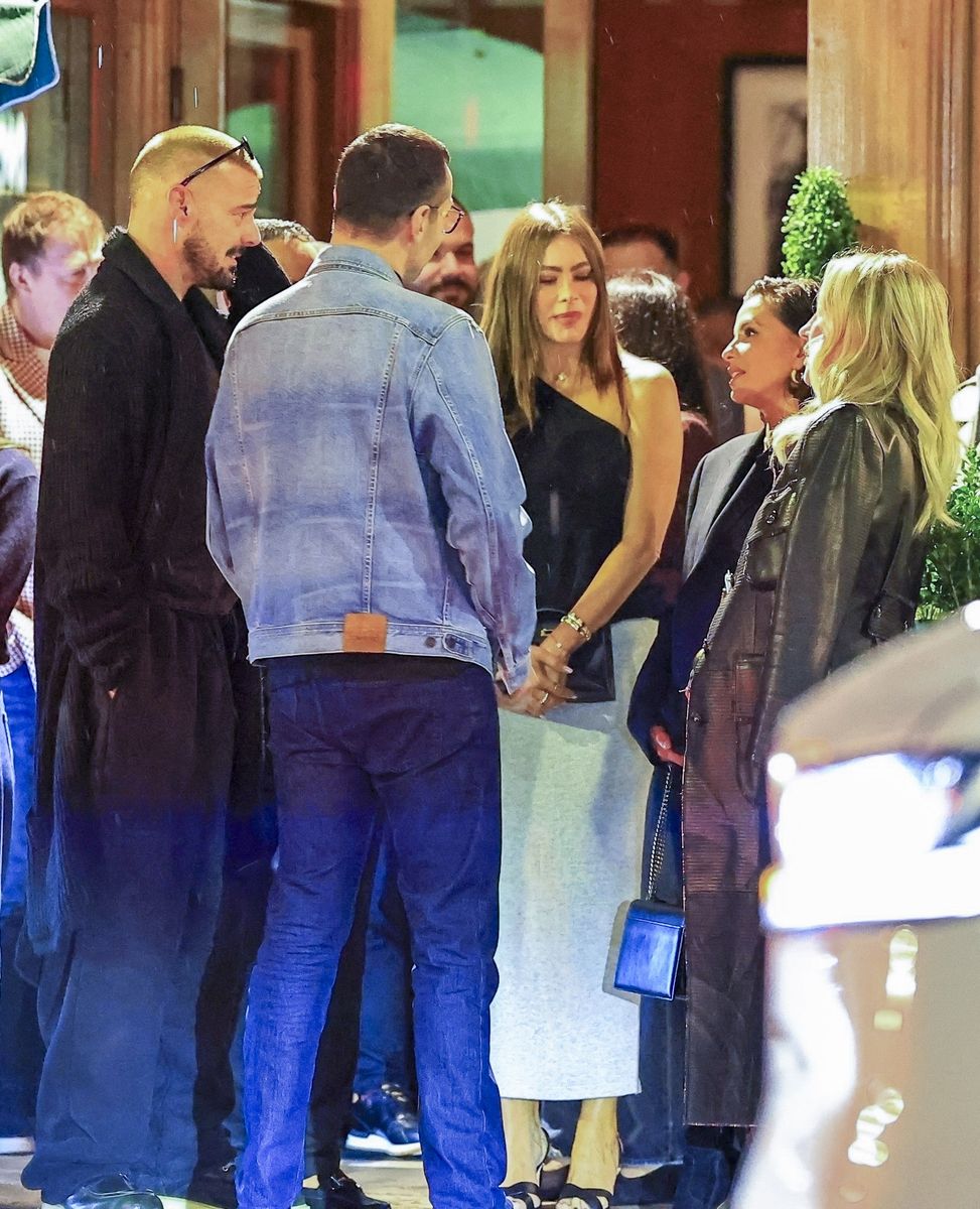 Ricky Martin, Eva Longoria, and Sofía Vergara were spotted leaving Cipriani in Beverly Hills after enjoying a stylish dinner outing together.