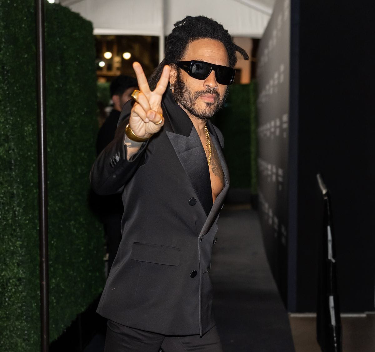 Lenny Kravitz stuns in a sleek all-black look at Brazil Foundation event