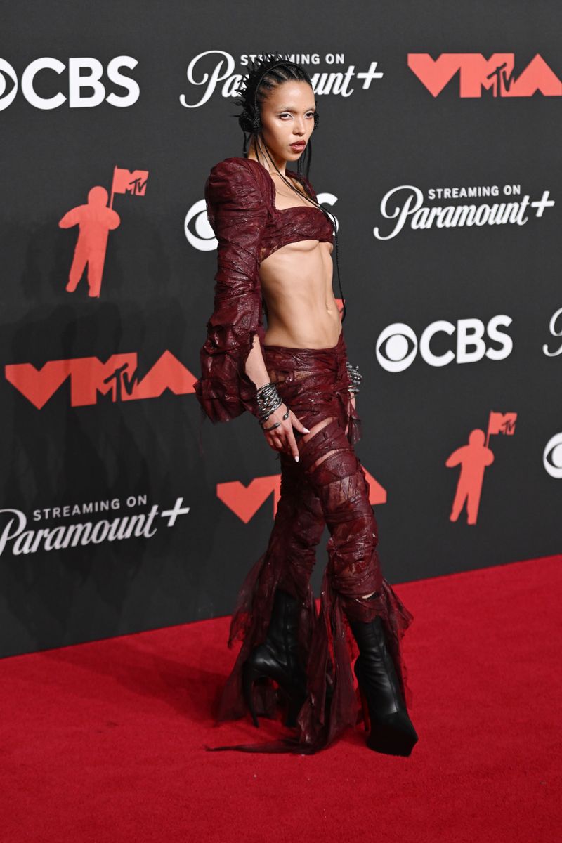 FKA twigs attends the 2025 MTV Video Music Awards 
