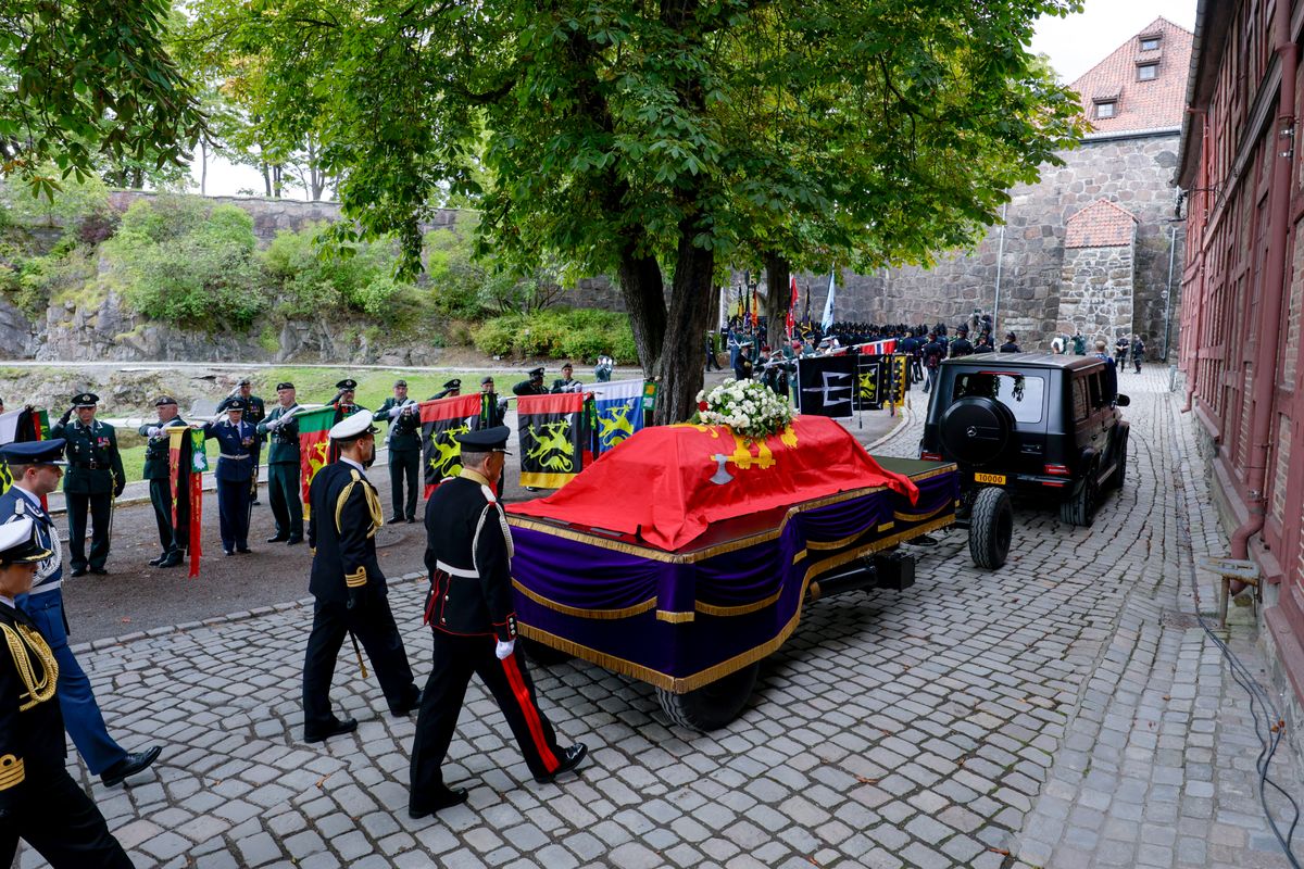 The bier carrying Norway's King Harald V after the funeral service arrives at Akershus Fortress where King Harald is to be laid to rest on September 9, 2026 in Oslo. 