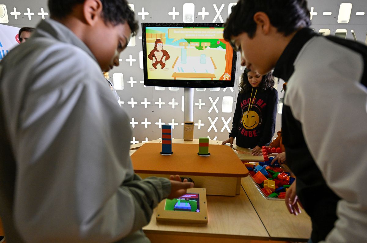  A simple matching game can help with articulation.