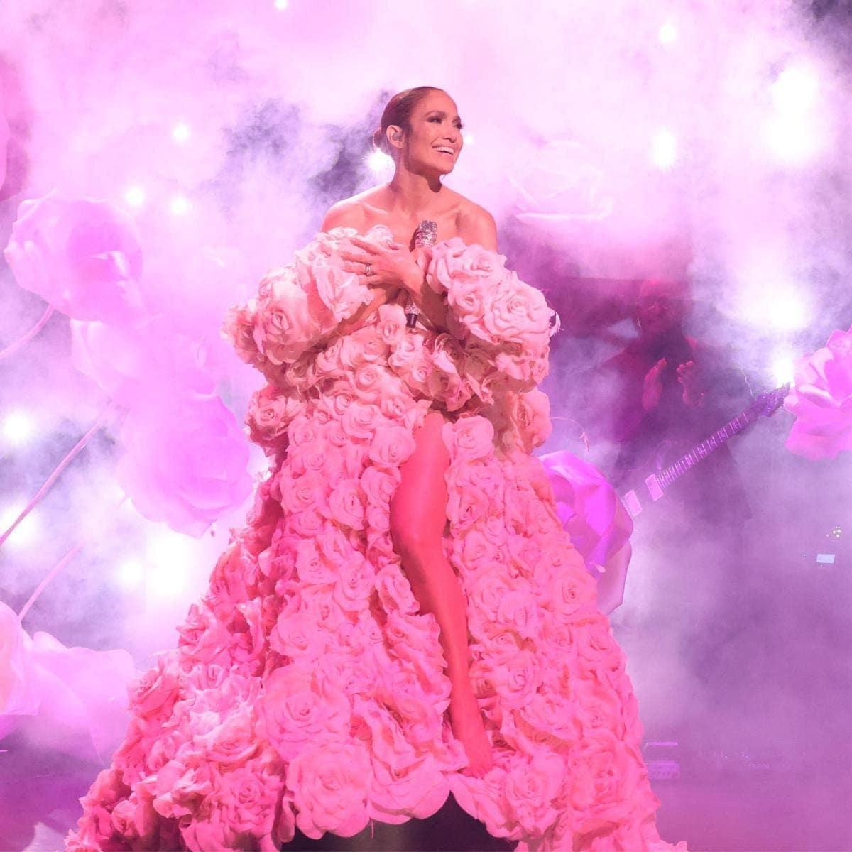 Jennifer Lopez receives an apology from Ayo Edebiri after calling her a ‘scam’