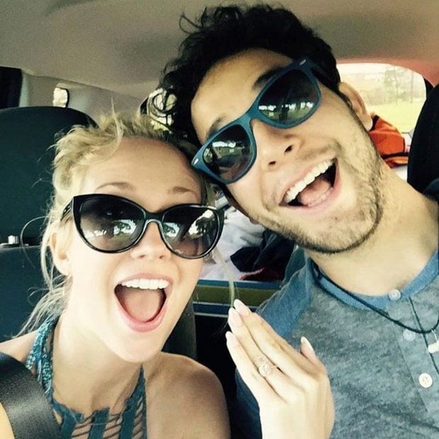 Skylar popped the question to Anna while vacationing in Hawaii earlier this year.
<br>
Photo: Instagram.com/@skylarastin