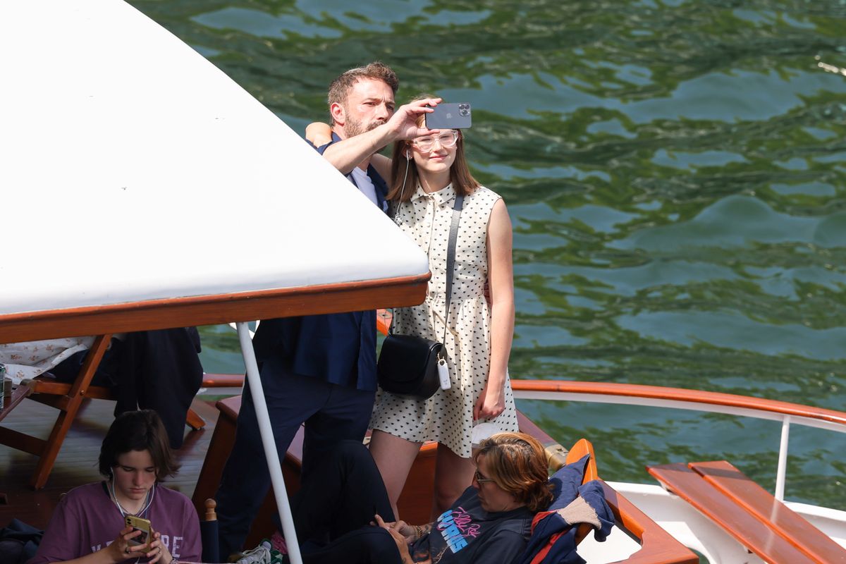 Violet Affleck and Ben Affleck take a cruise on the River Seine 