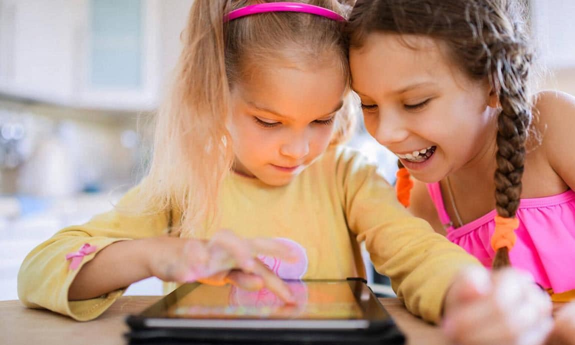 children on ipad