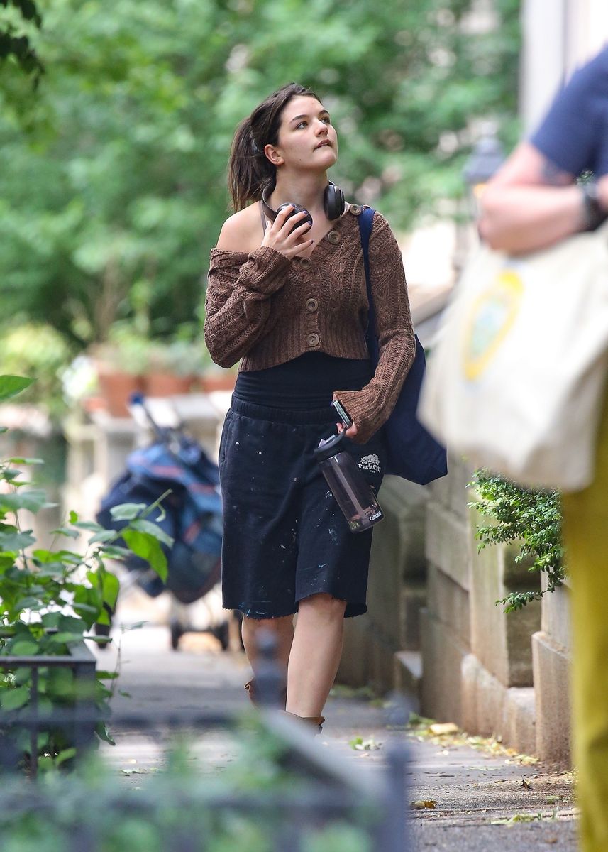 She wore an outfit that's perfect for the transitional weather