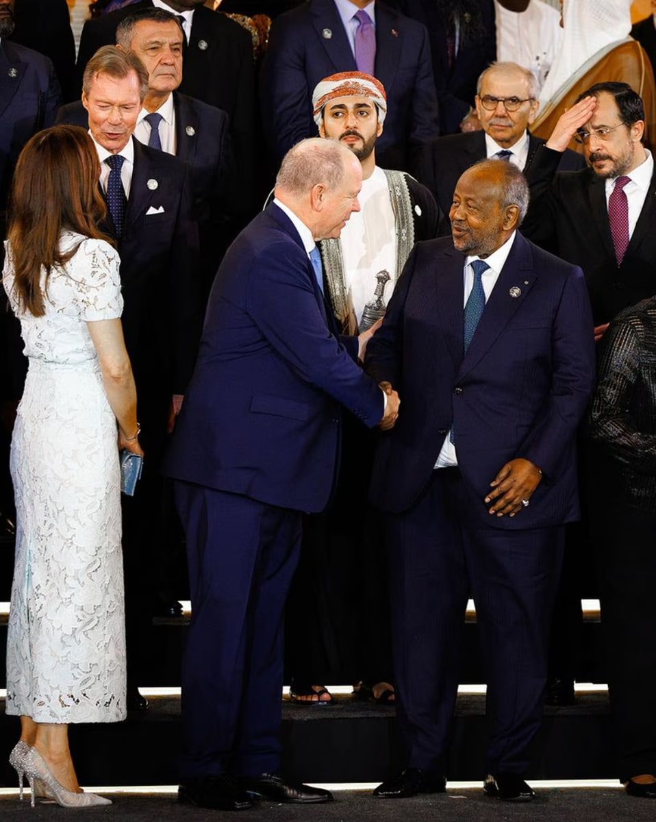 While the design recalled bridal imagery, it felt effortlessly modern and natural.