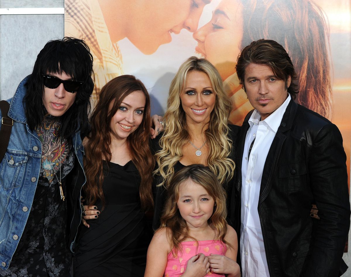 Trace Cyrus, Brandi Cyrus, Noah Cyrus, Tish Cyrus, and Billy Ray Cyrus arrive for the premiere of "The Last Song" 