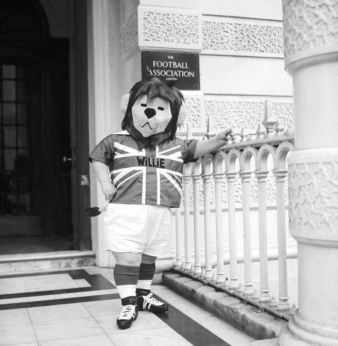 1966 England: World Cup Willie Starts It All