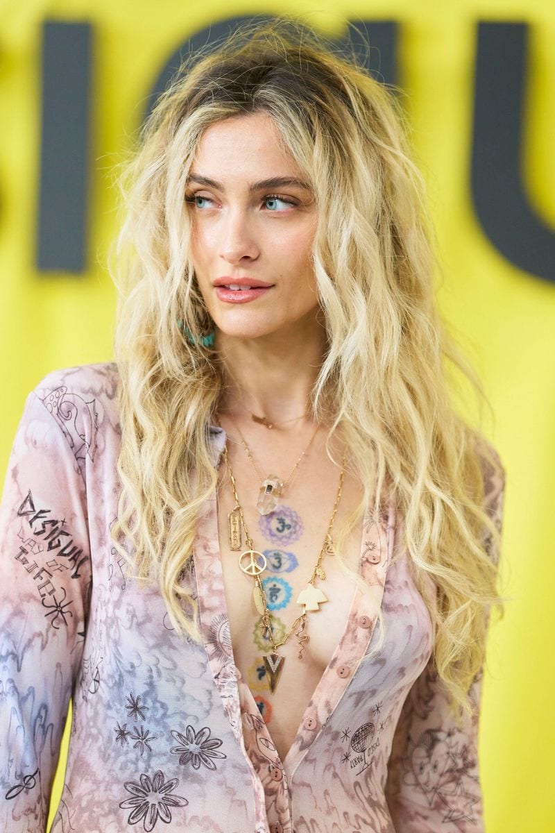 On September 10, just two days before her NYFW appearance, she reunited with Ester Expósito at the Desigual fashion show