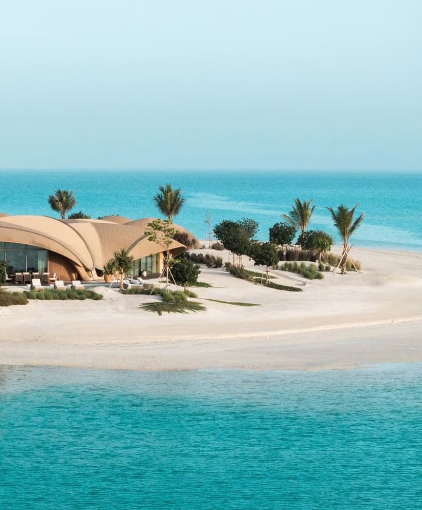 Christmas gifts have already arrived at Cristiano Ronaldo and Georgina Rodríguez’s home, although in their case, they don’t fit under the tree.